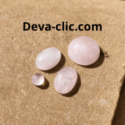 Cabochon quartz rose